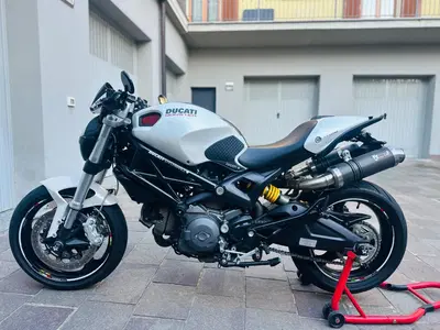 Ducati Monster 696 (2008 - 13) usata