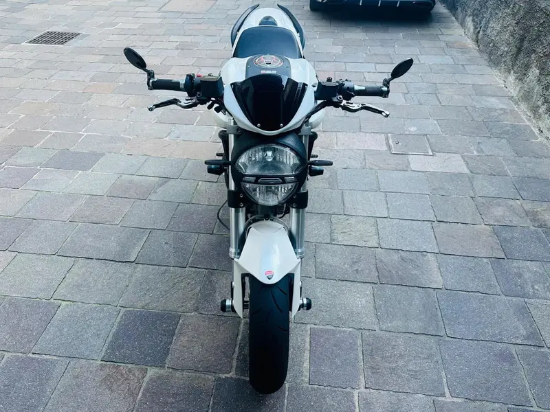 Ducati Monster 696 (2008 - 13) (3)