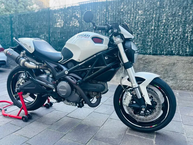 Ducati Monster 696 (2008 - 13) (4)