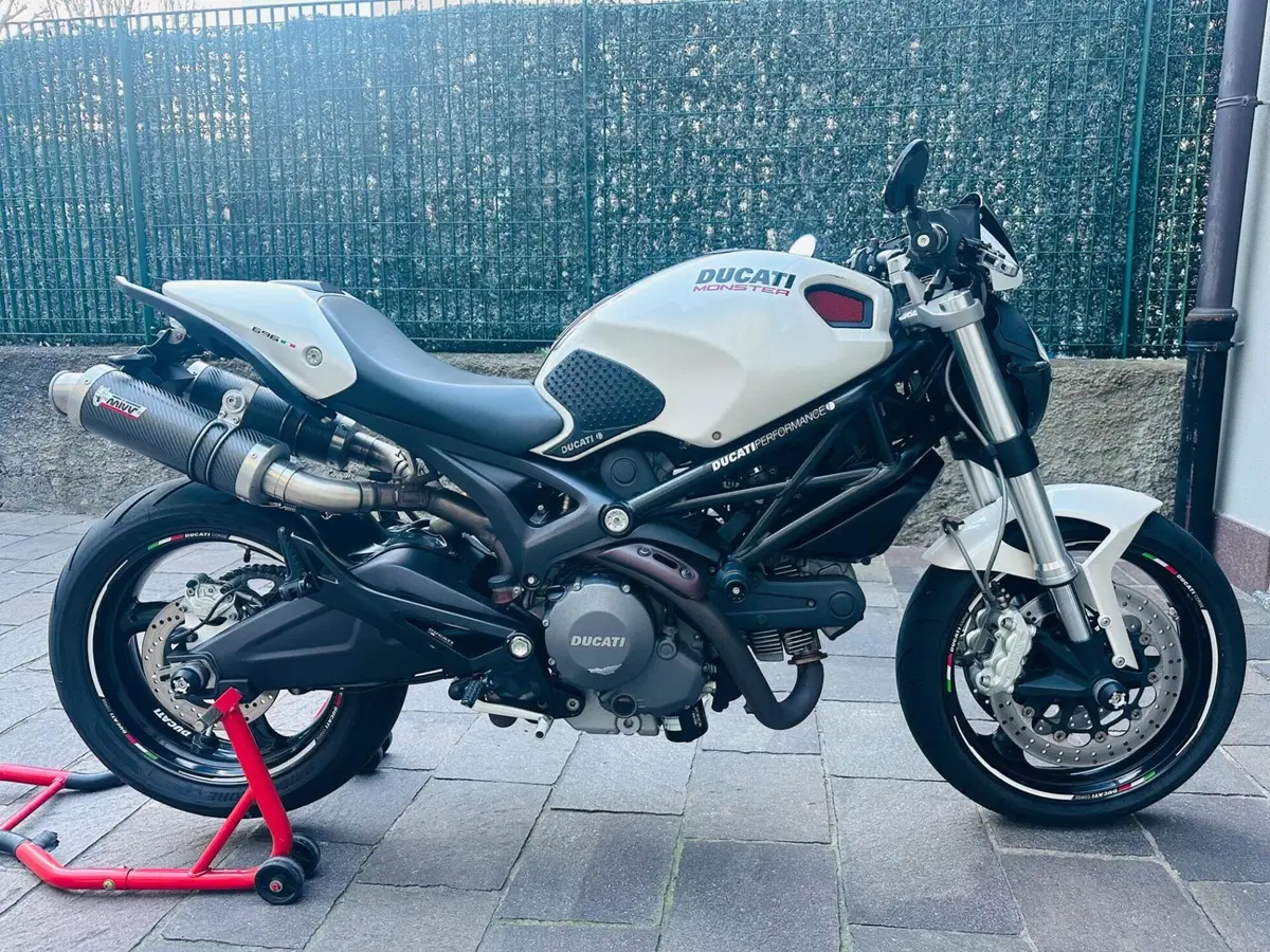 Ducati Monster 696 (2008 - 13) (5)