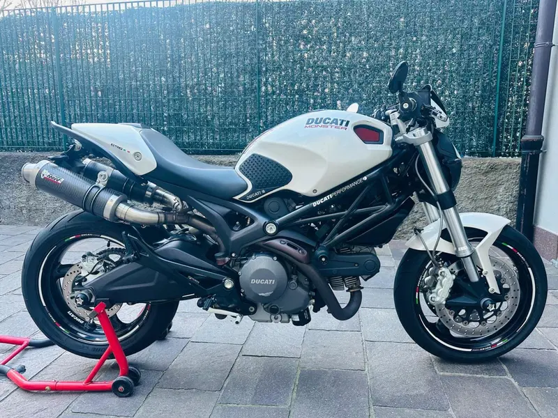 Ducati Monster 696 (2008 - 13) (5)
