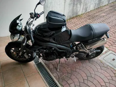 Triumph Speed Triple 1050 (2005 - 11) usata