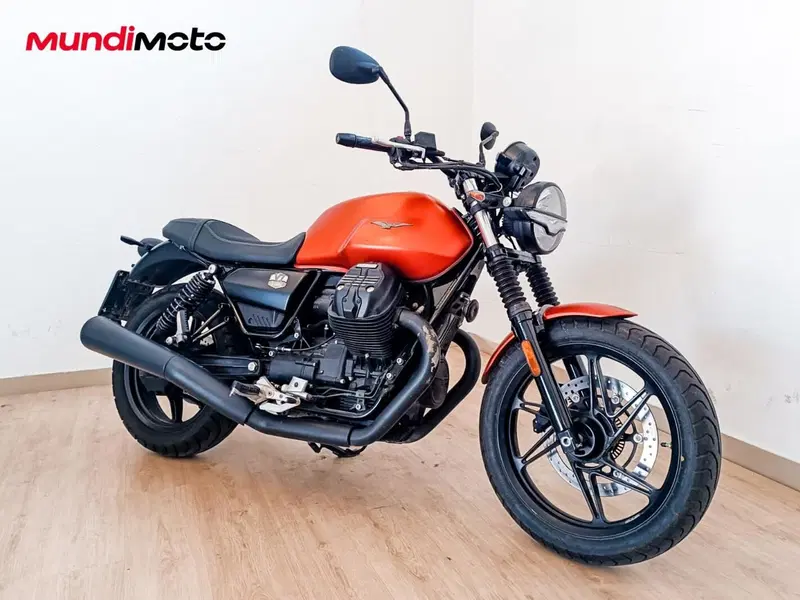 Moto Guzzi V7 Stone Centenario (2021 - 22) (2)
