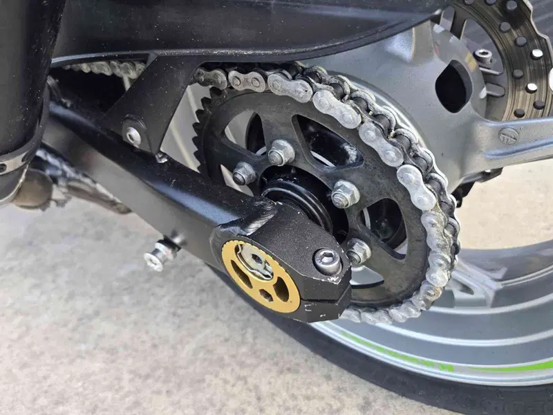 Kawasaki Z 1000 (2010 - 13) (8)