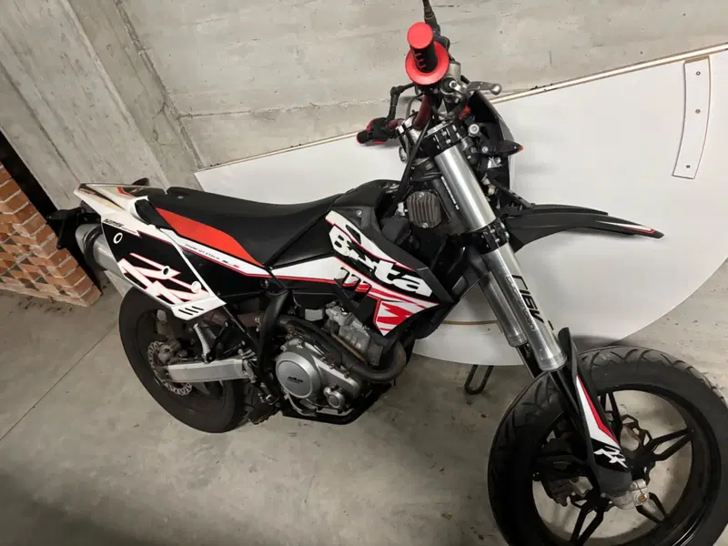 Betamotor RR 125 4T Motard LC (2018 - 20) (4)