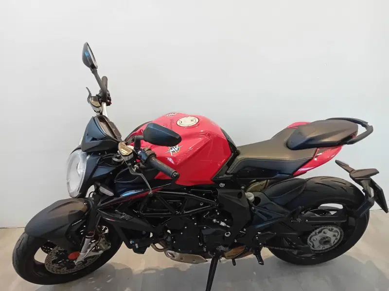 MV Agusta Brutale 800 Rosso (2021 - 23) (2)