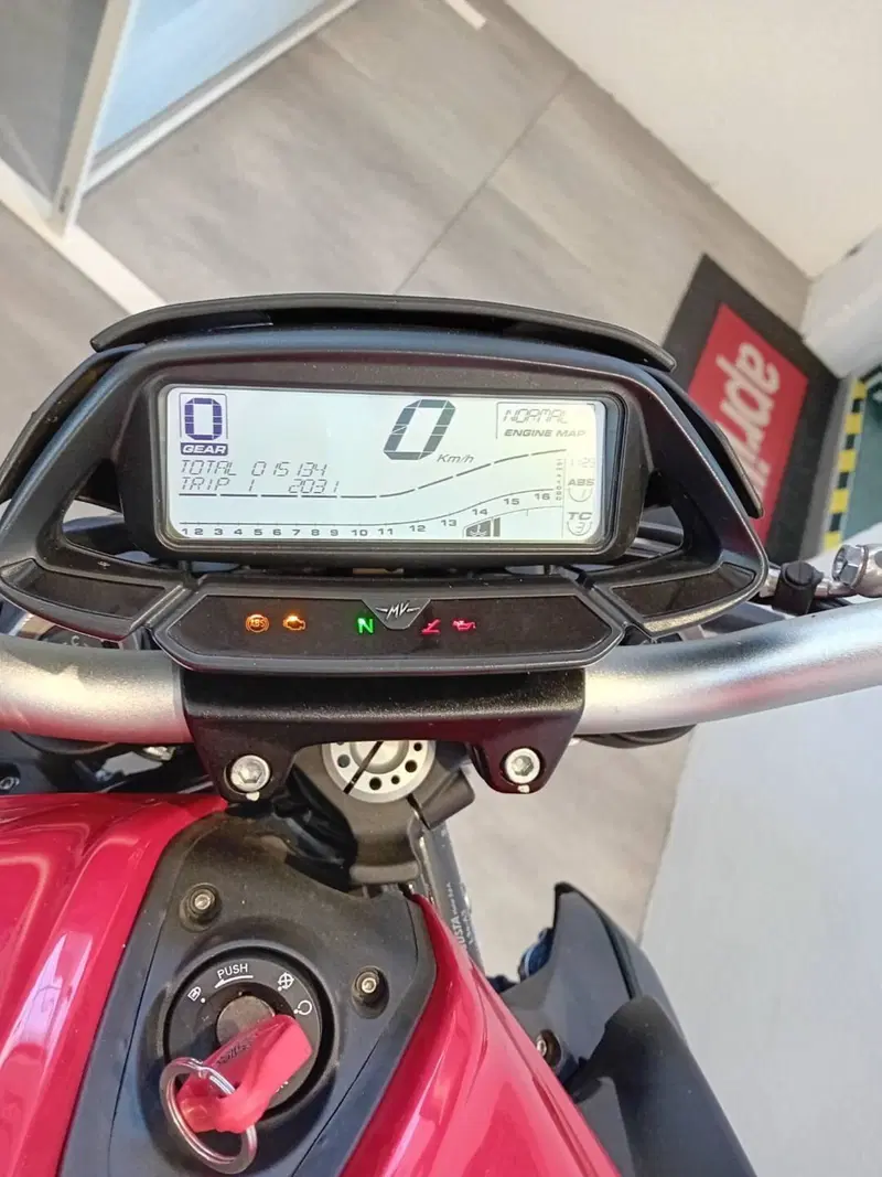 MV Agusta Brutale 800 Rosso (2021 - 23) (3)