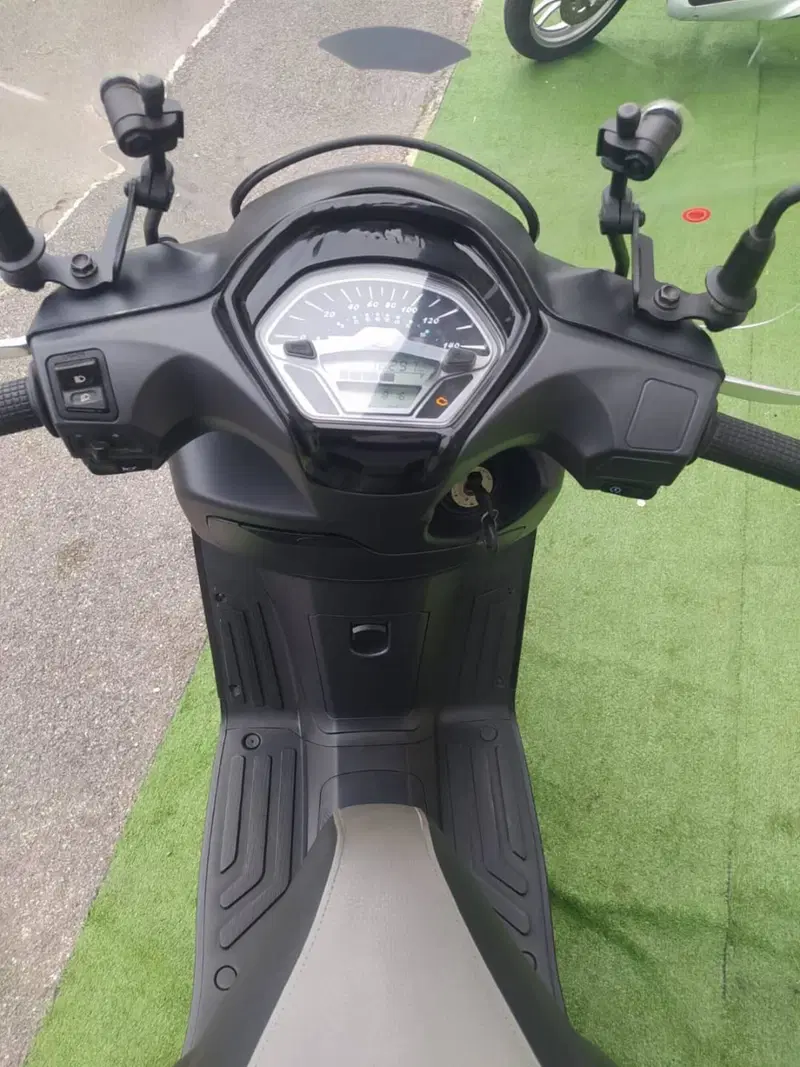 Kymco Like 125 Sport (2021 - 25) (9)