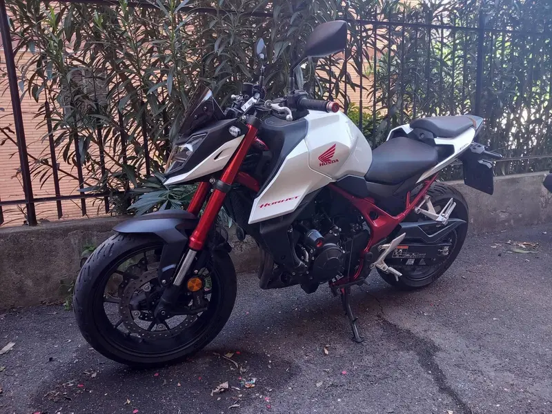 Honda CB 750 Hornet (2023 - 24) (2)