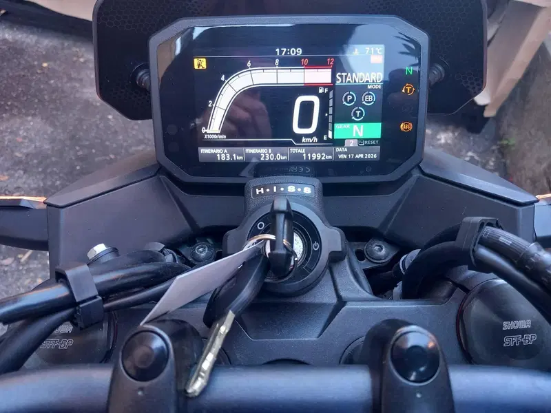 Honda CB 750 Hornet (2023 - 24) (4)
