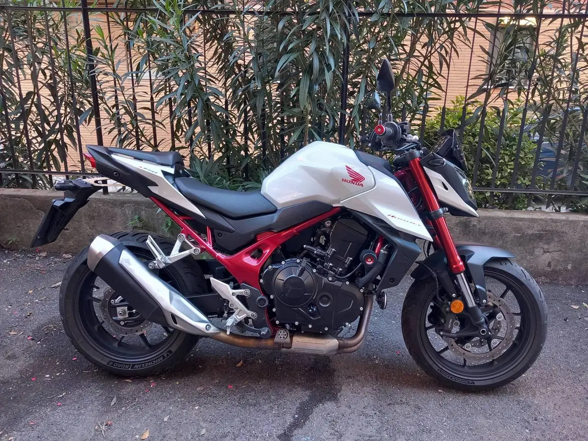 Honda CB 750 Hornet (2023 - 24) (5)