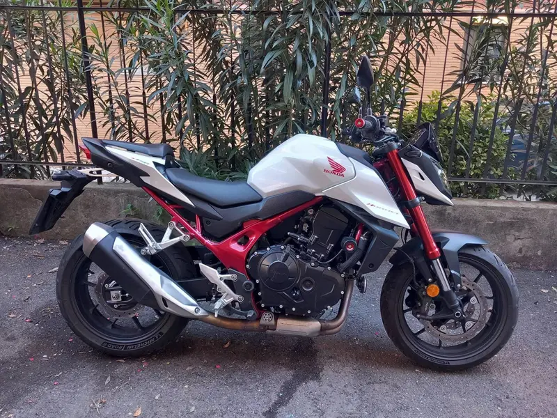 Honda CB 750 Hornet (2023 - 24) (5)