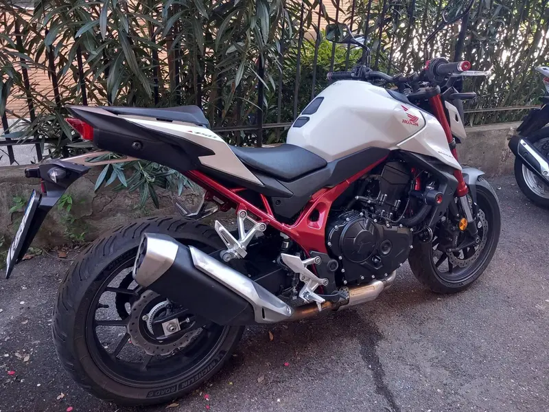 Honda CB 750 Hornet (2023 - 24) (7)
