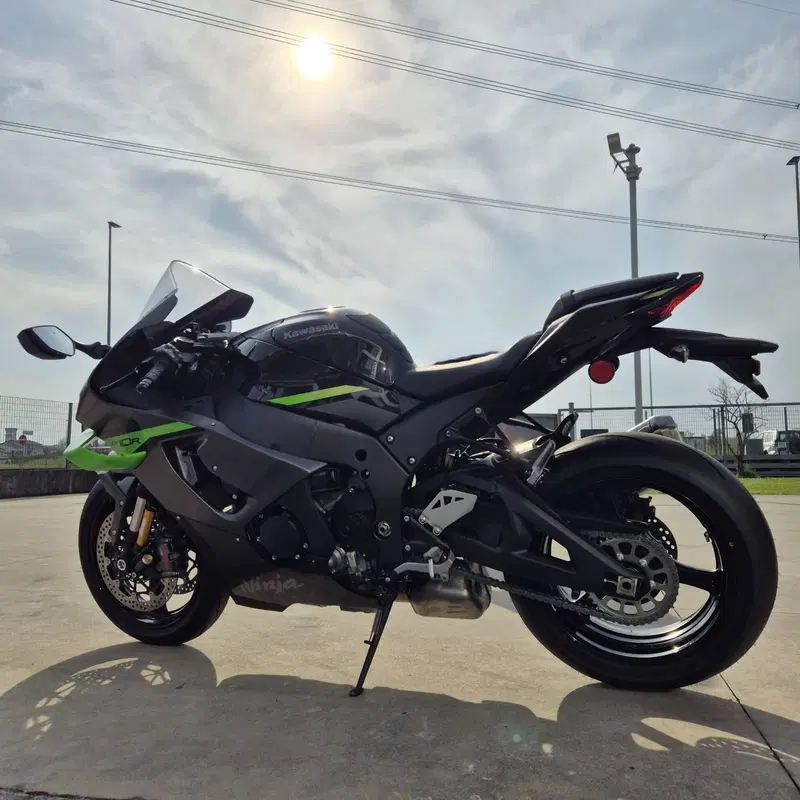 Kawasaki Ninja 1000 ZX-10R (2026) (3)