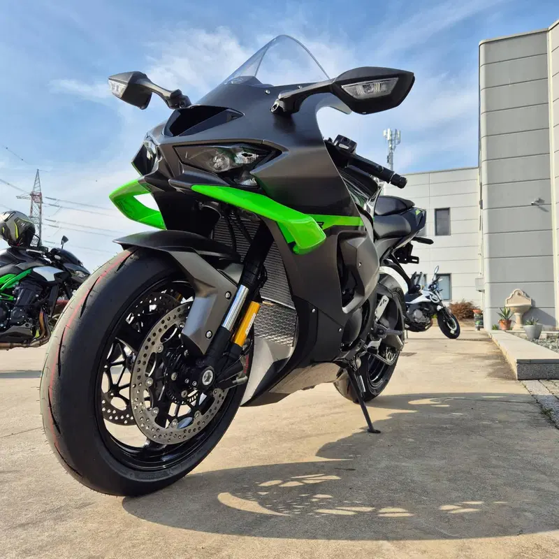 Kawasaki Ninja 1000 ZX-10R (2026) (4)
