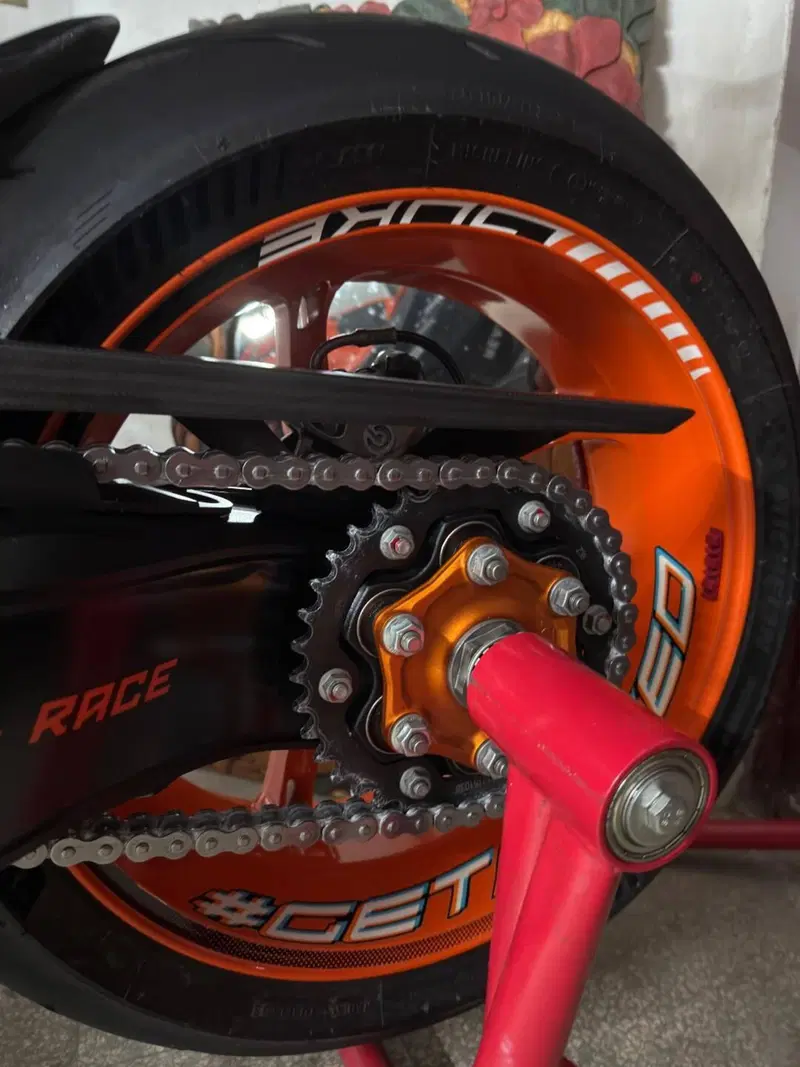 KTM 1290 Super Duke R (2022 - 23) (4)