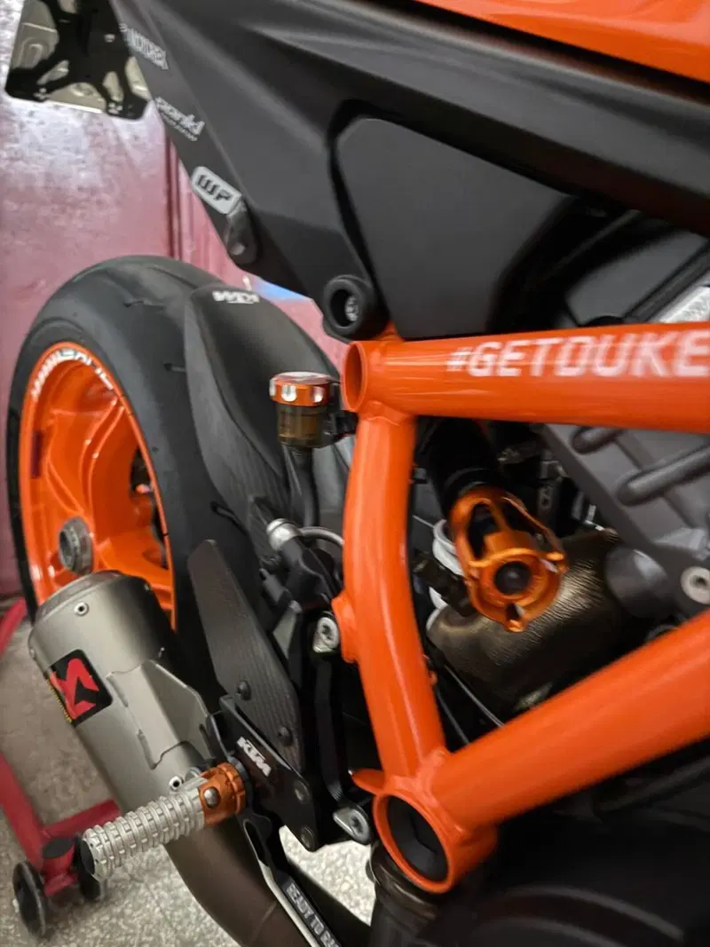 KTM 1290 Super Duke R (2022 - 23) (8)