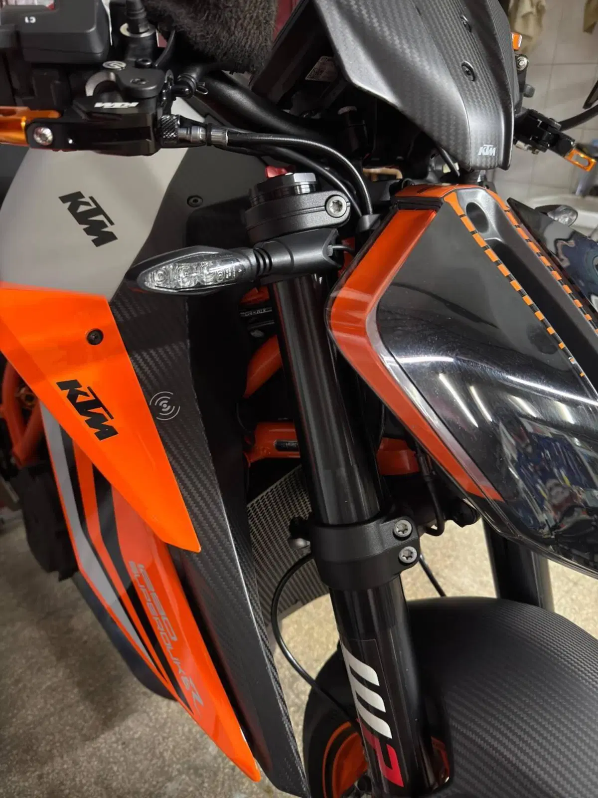 KTM 1290 Super Duke R (2022 - 23) (9)