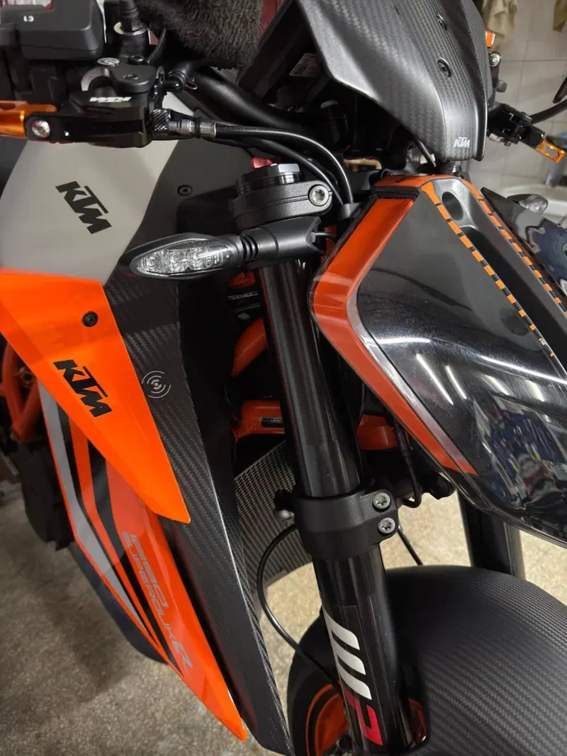 KTM 1290 Super Duke R (2022 - 23) (9)