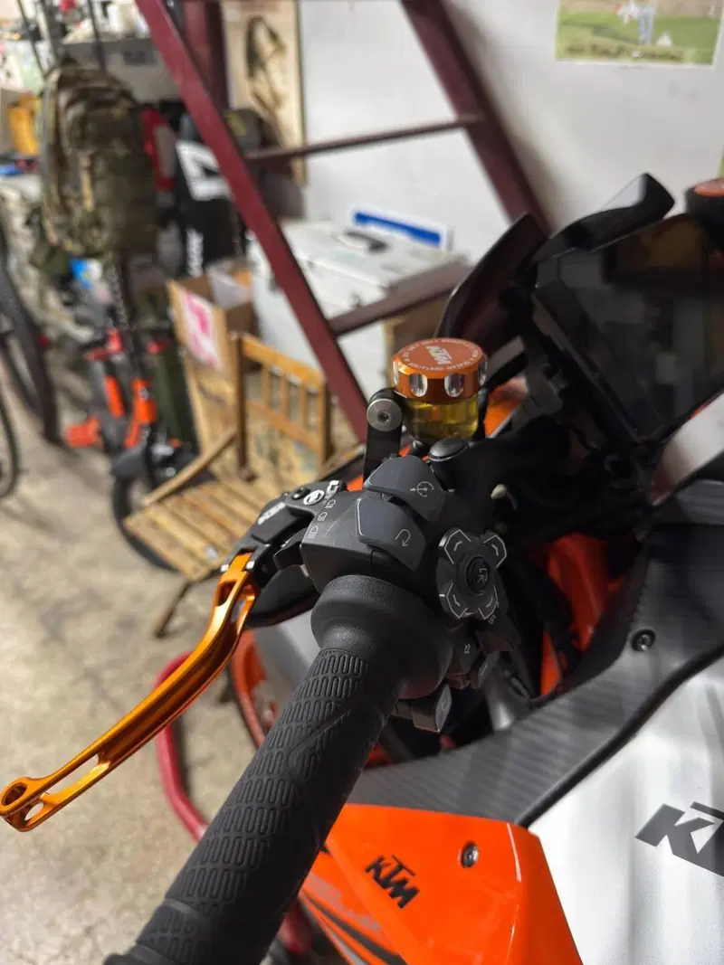 KTM 1290 Super Duke R (2022 - 23) (13)