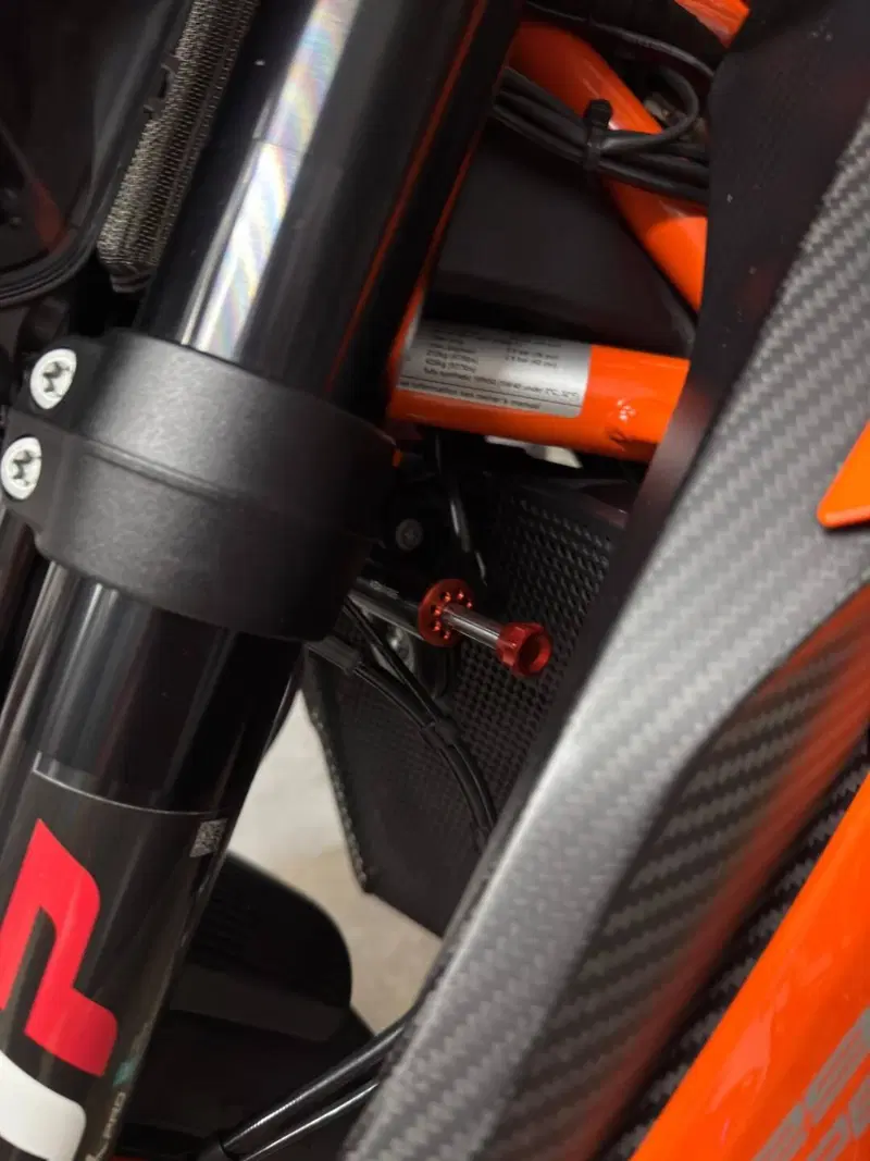 KTM 1290 Super Duke R (2022 - 23) (15)