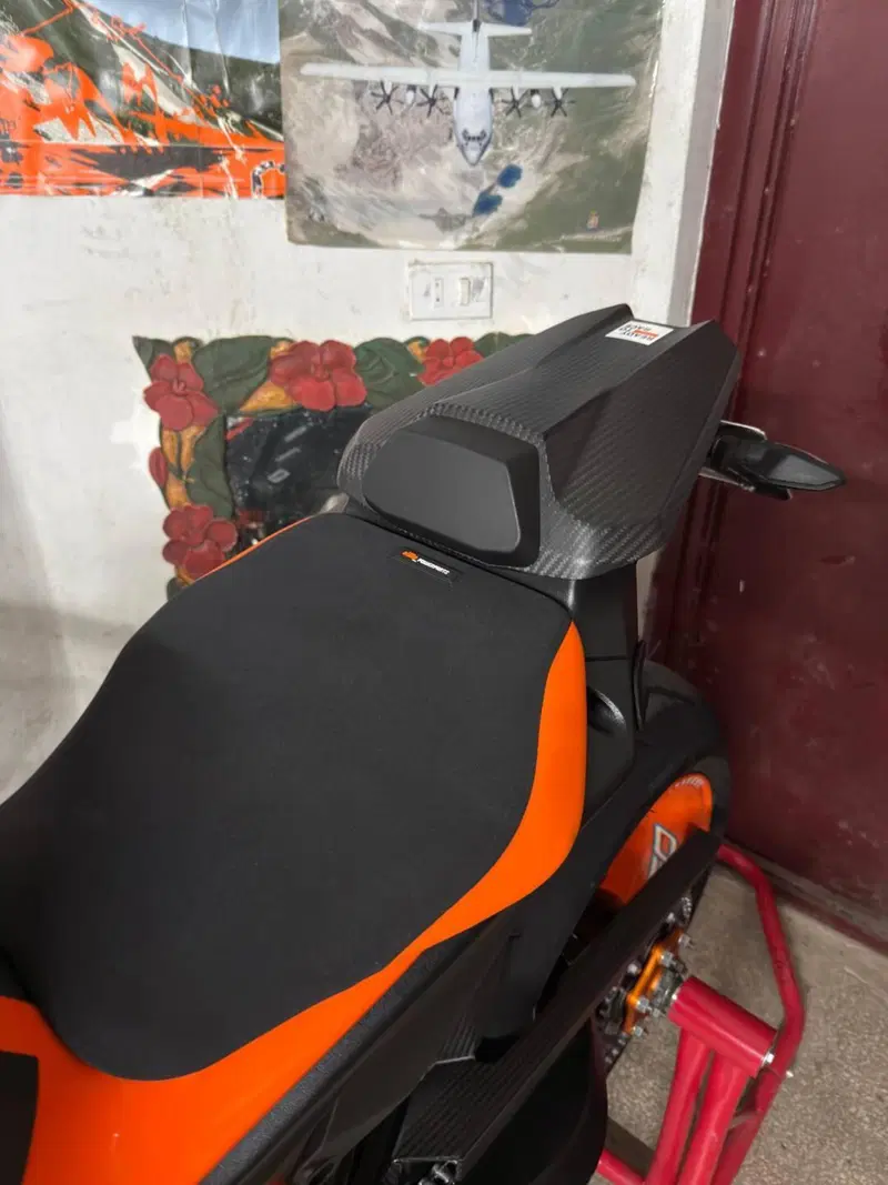 KTM 1290 Super Duke R (2022 - 23) (16)