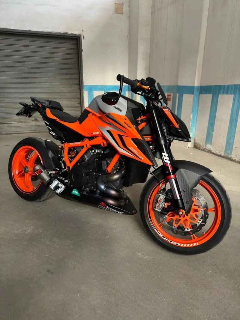KTM 1290 Super Duke R (2022 - 23) (2)