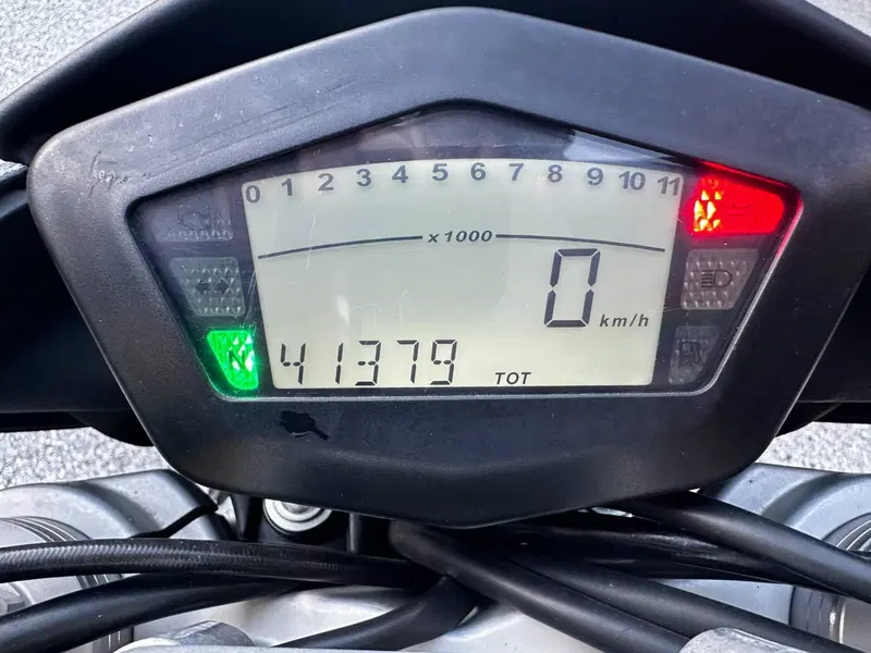 Ducati Hypermotard 1100 (2007 - 09) (5)