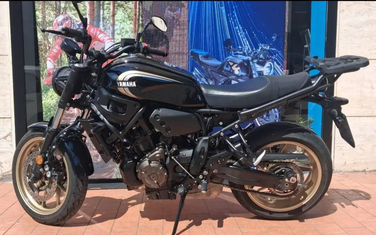 Yamaha XSR 700 (2022 - 26) (3)