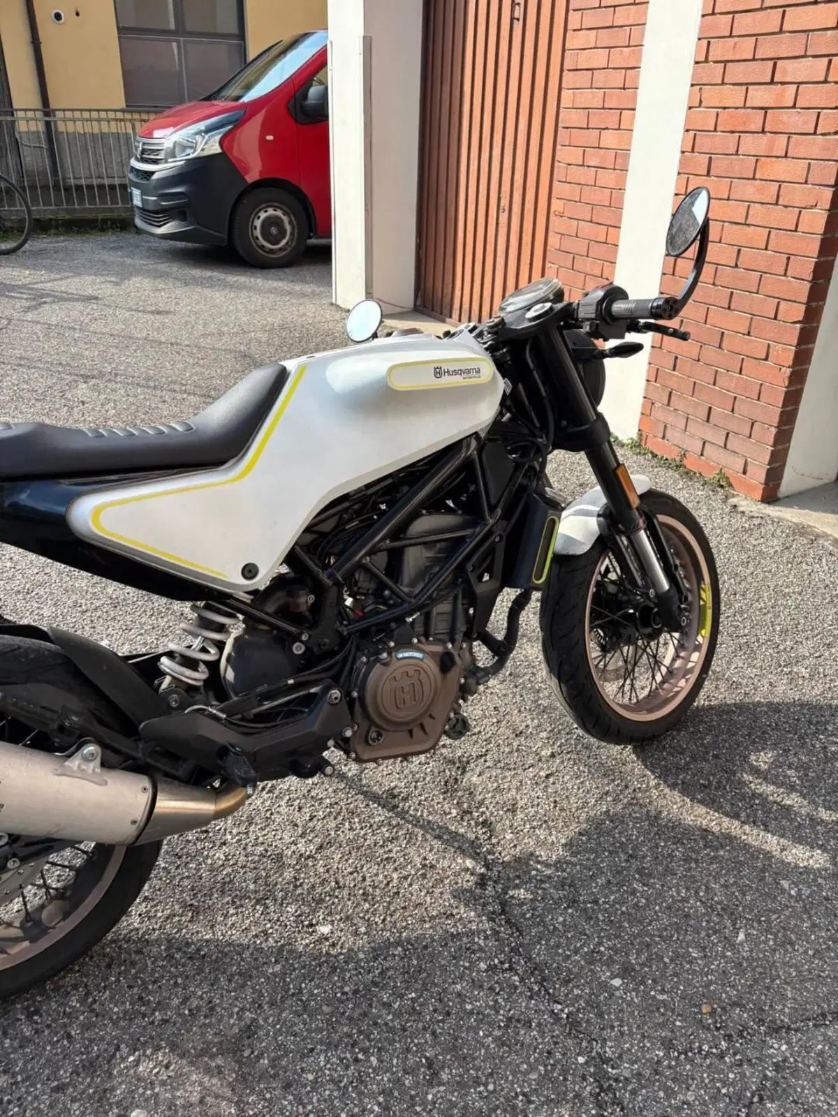 Husqvarna Vitpilen 401 (2018 - 19) (2)