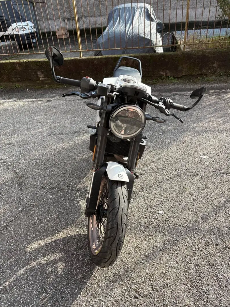 Husqvarna Vitpilen 401 (2018 - 19) (3)