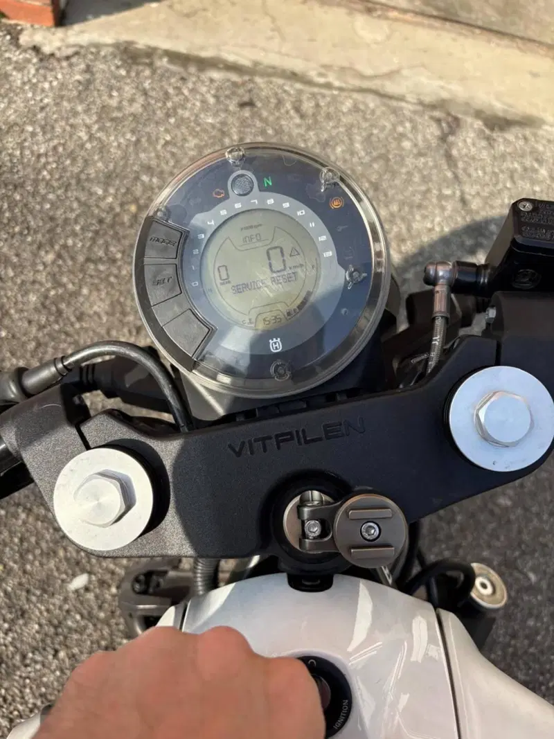 Husqvarna Vitpilen 401 (2018 - 19) (4)