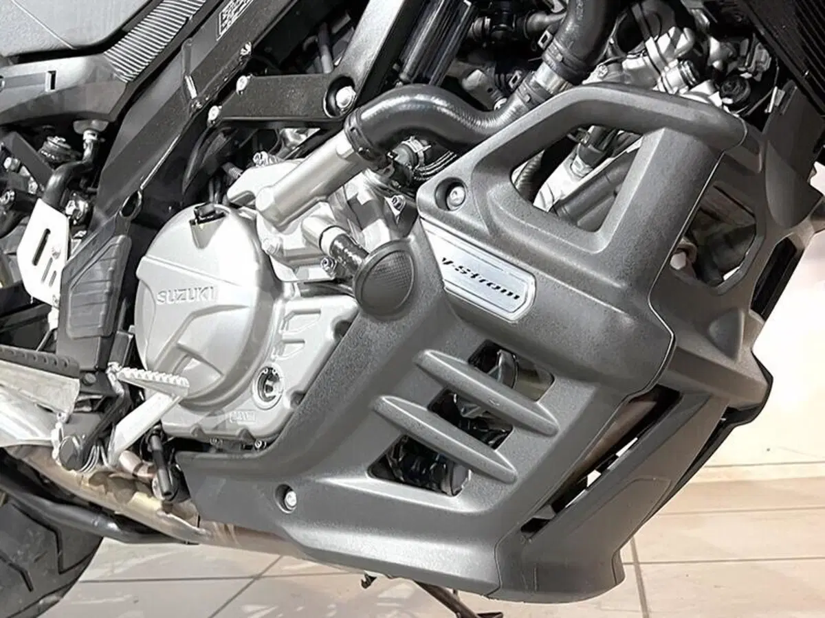 Suzuki V-Strom 650 (2021 - 25) (3)