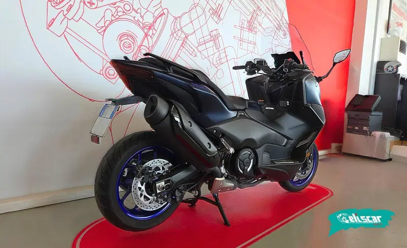 Yamaha T-Max 560 (2022 - 24) (4)