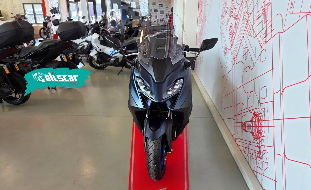 Yamaha T-Max 560 (2022 - 24) (3)