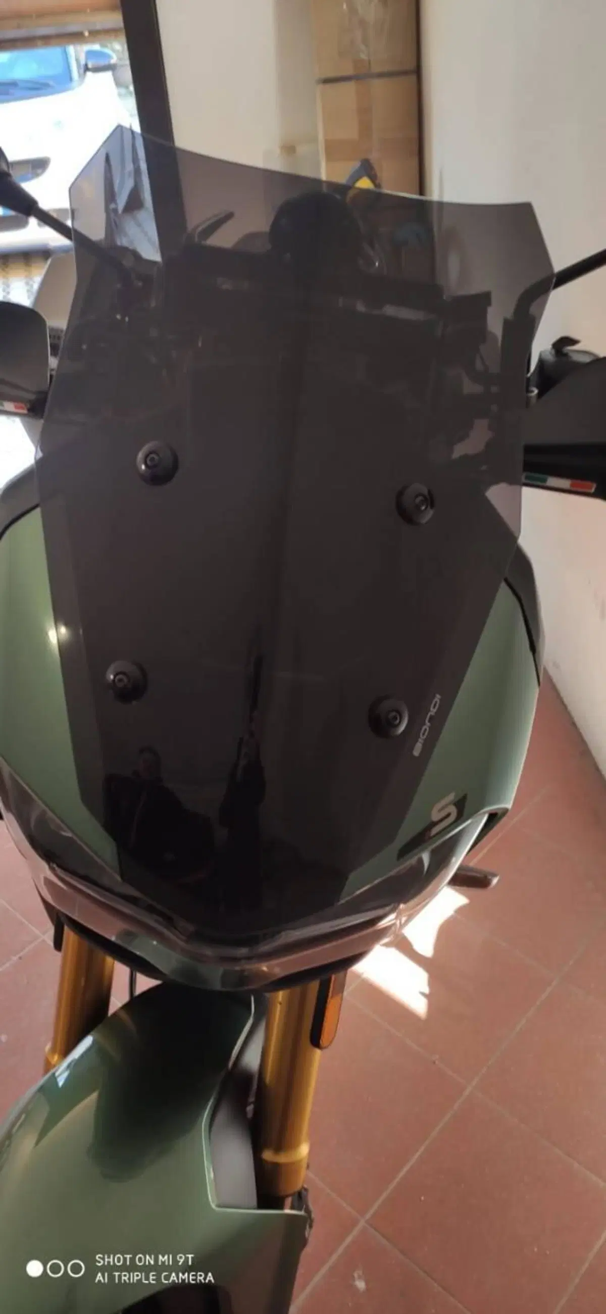 Moto Guzzi V100 Mandello S (2022 - 24) (2)