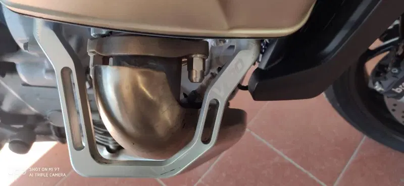 Moto Guzzi V100 Mandello S (2022 - 24) (3)