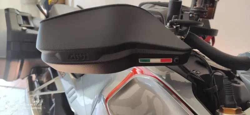 Moto Guzzi V100 Mandello S (2022 - 24) (5)
