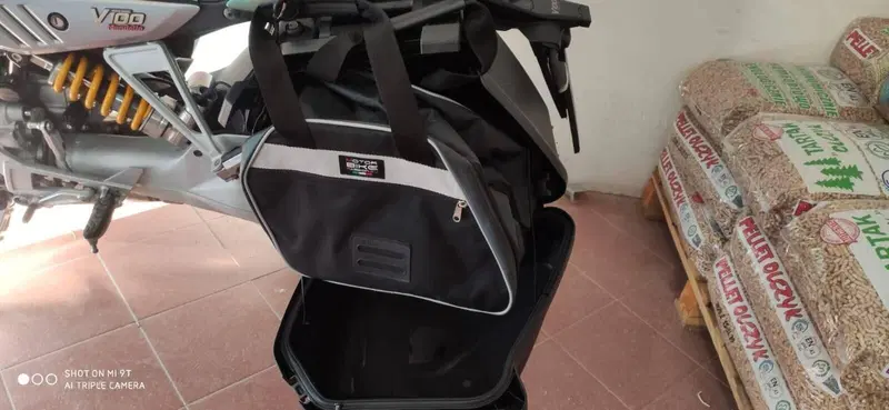 Moto Guzzi V100 Mandello S (2022 - 24) (6)