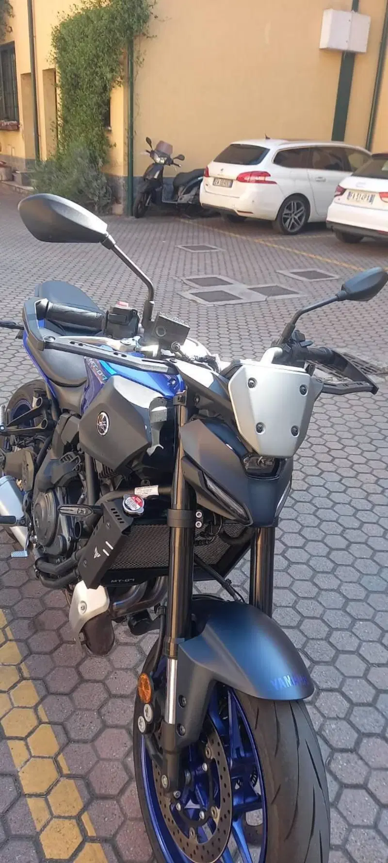 Yamaha MT-07 Y-AMT (2025 - 26) (7)