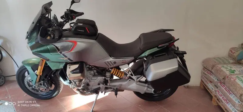 Moto Guzzi V100 Mandello S (2022 - 24) (14)