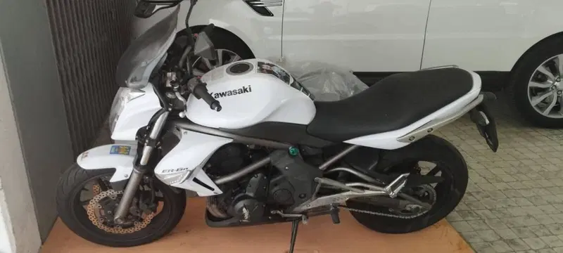Kawasaki ER-6N (2006 - 09)