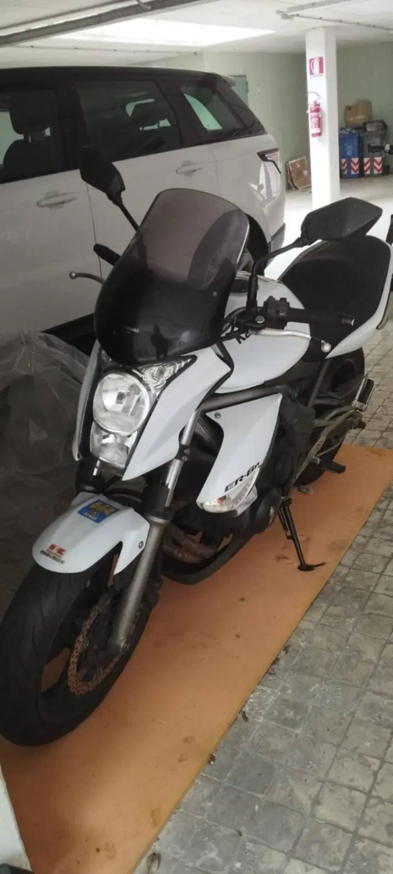 Kawasaki ER-6N (2006 - 09) (3)