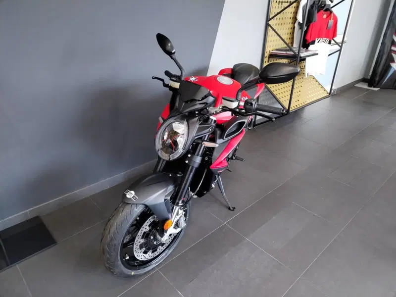 MV Agusta Brutale 800 (2026) (2)