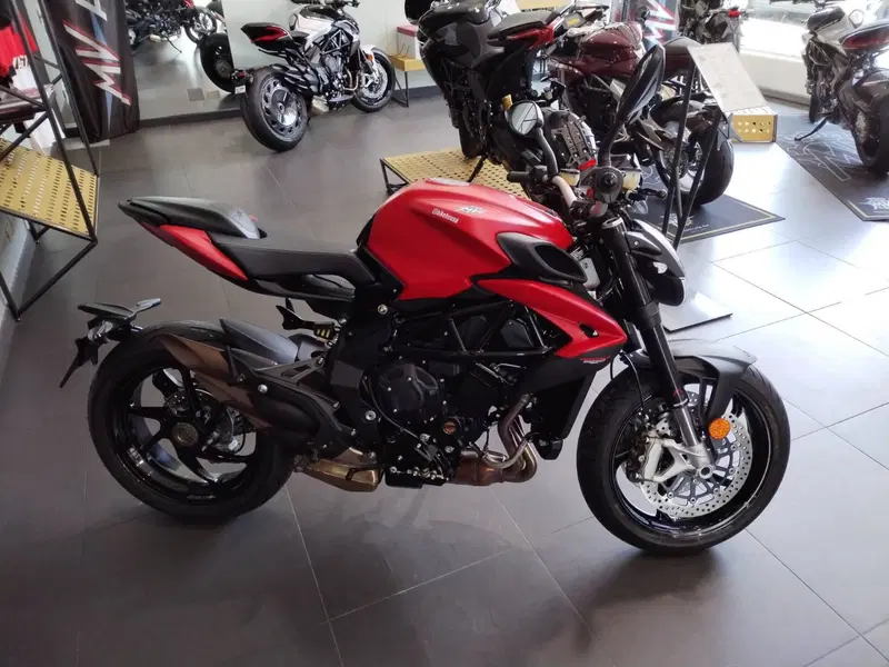 MV Agusta Brutale 800 (2026) (4)