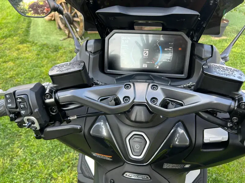 Yamaha T-Max 560 Tech Max (2022 - 24) (5)
