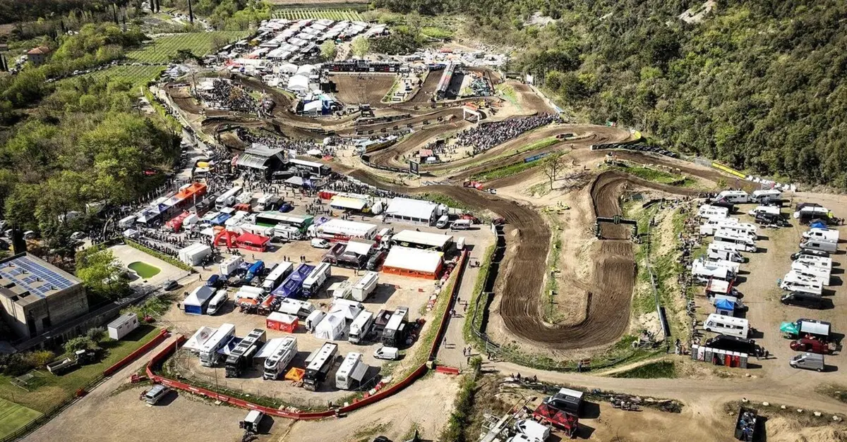 Mondiale di cross, delirio parcheggi: multe a raffica e polemiche
