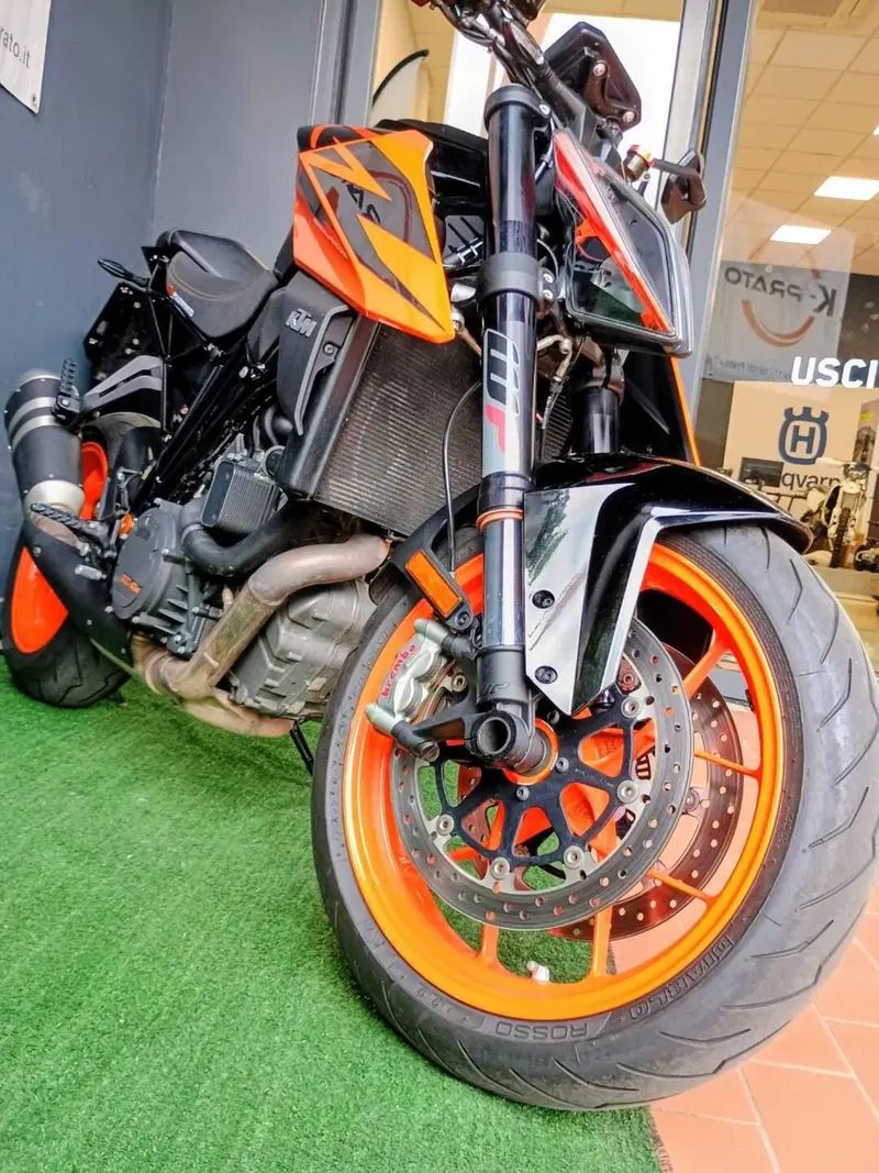 KTM 1290 Super Duke R (2019) (5)