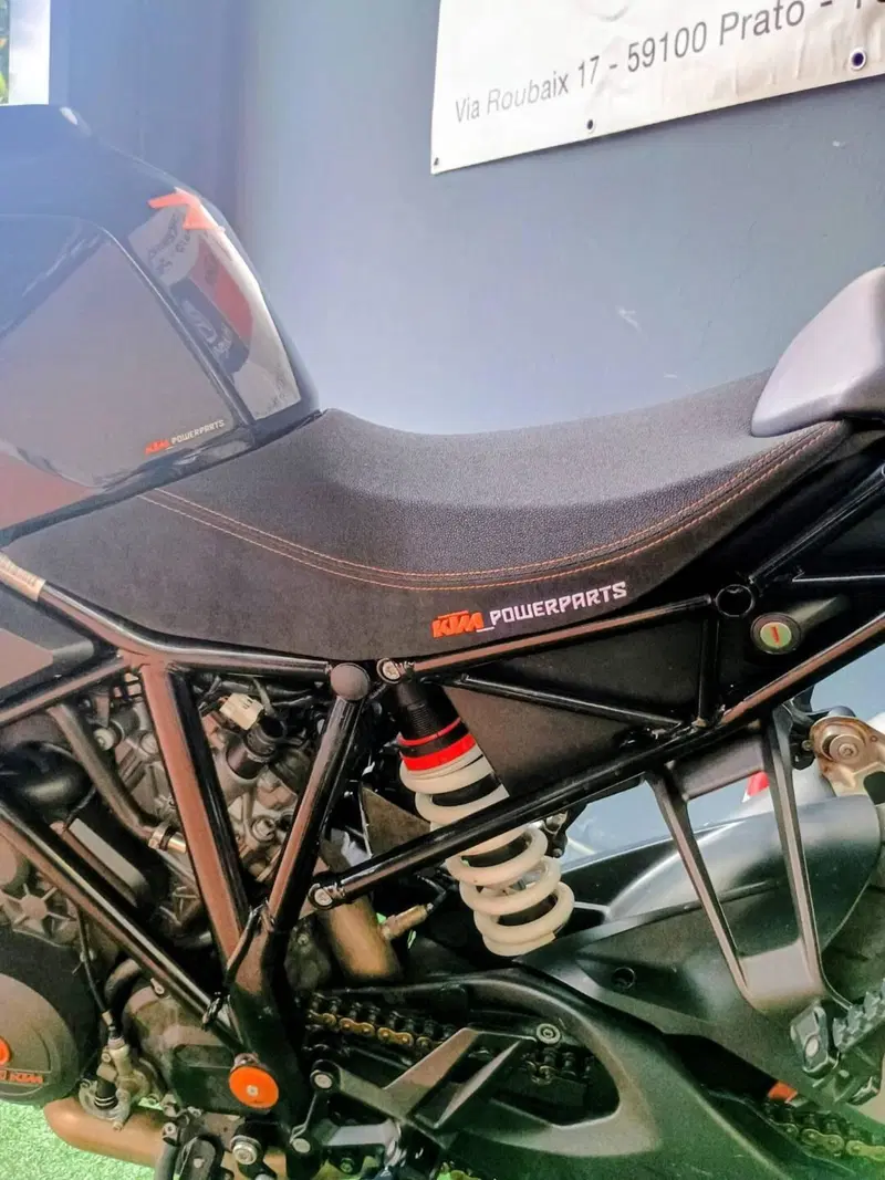 KTM 1290 Super Duke R (2019) (6)