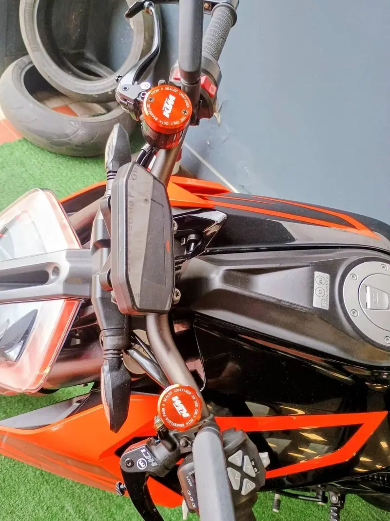 KTM 1290 Super Duke R (2019) (7)